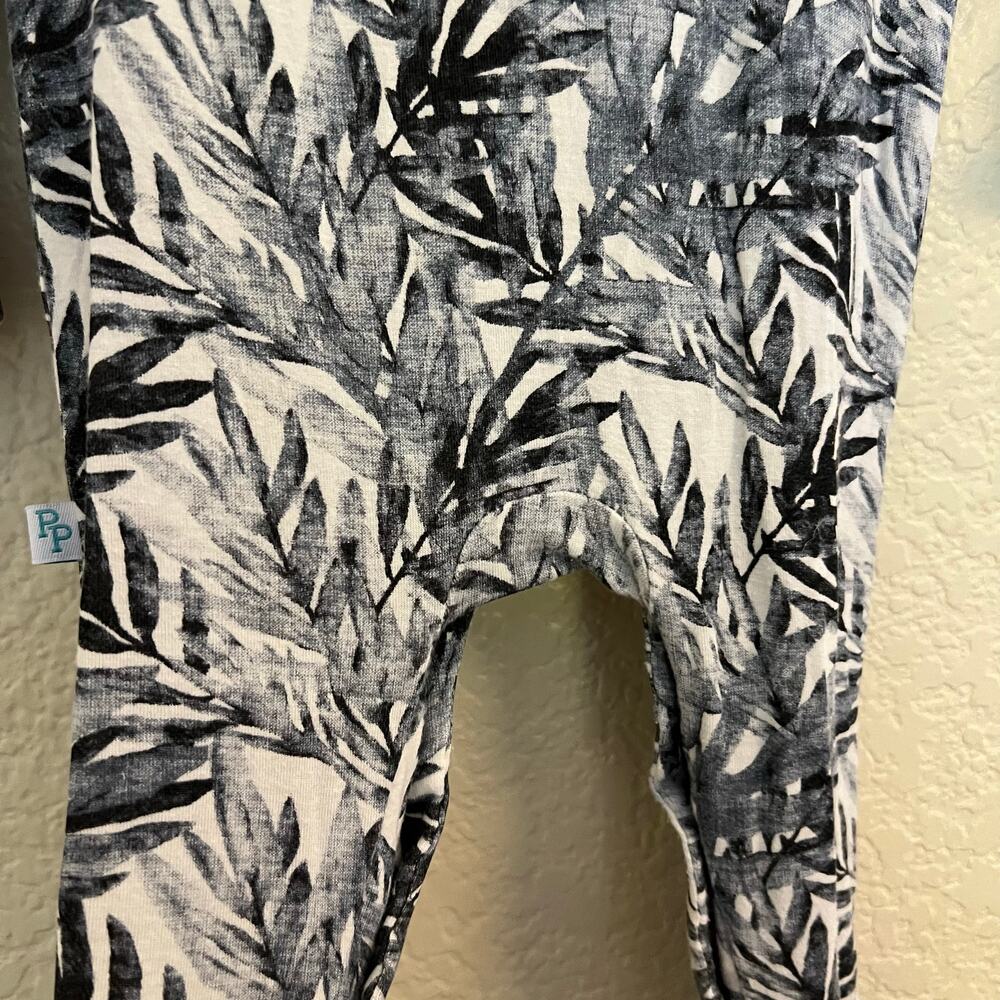 Posh Peanut Bamboo Leaf Print Long Sleeve Romper Gray Black 3-6M Baby Unisex - Picture 9 of 12